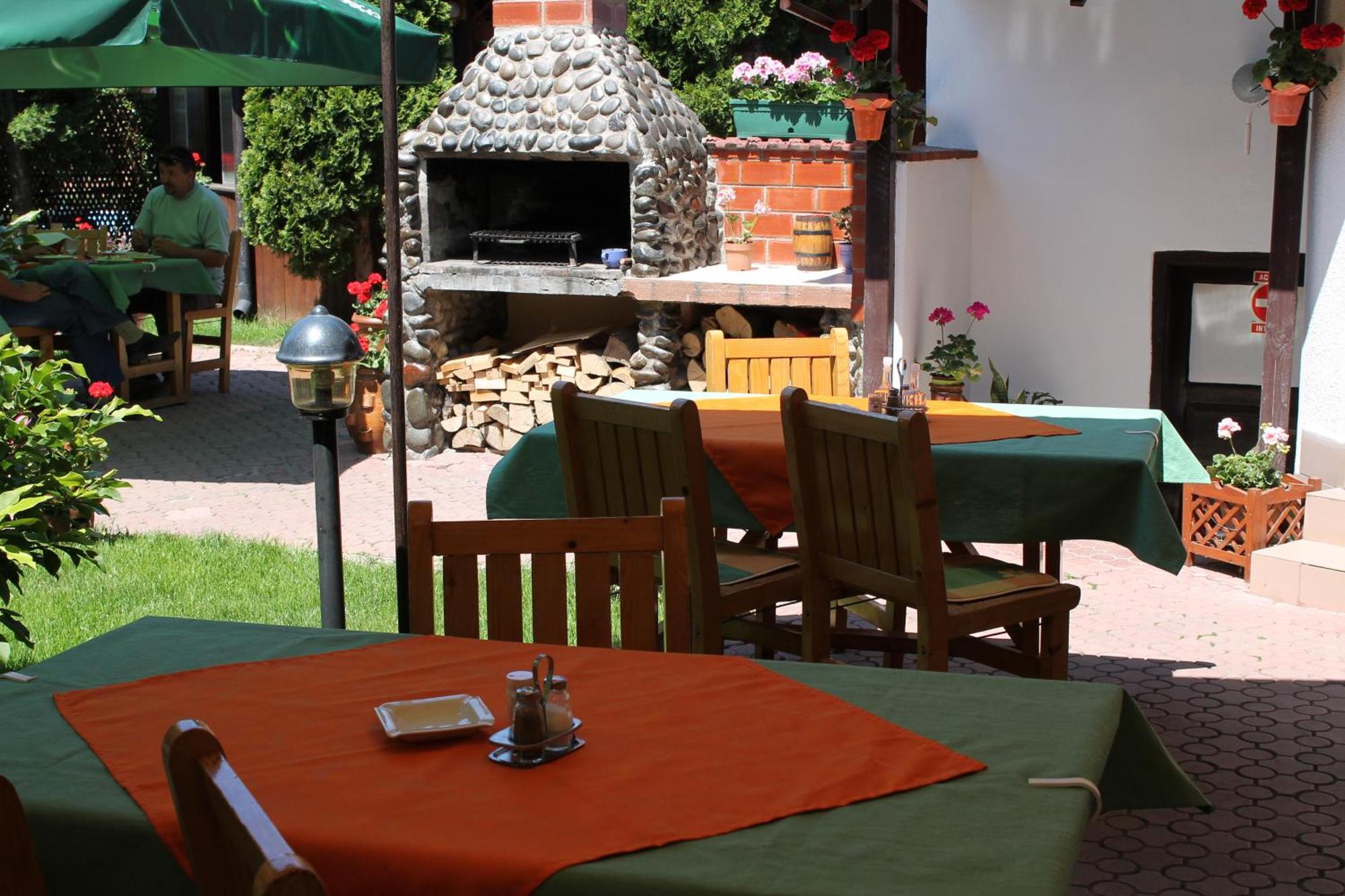 Pension Tip-Top Târgu-Mureş Buitenkant foto