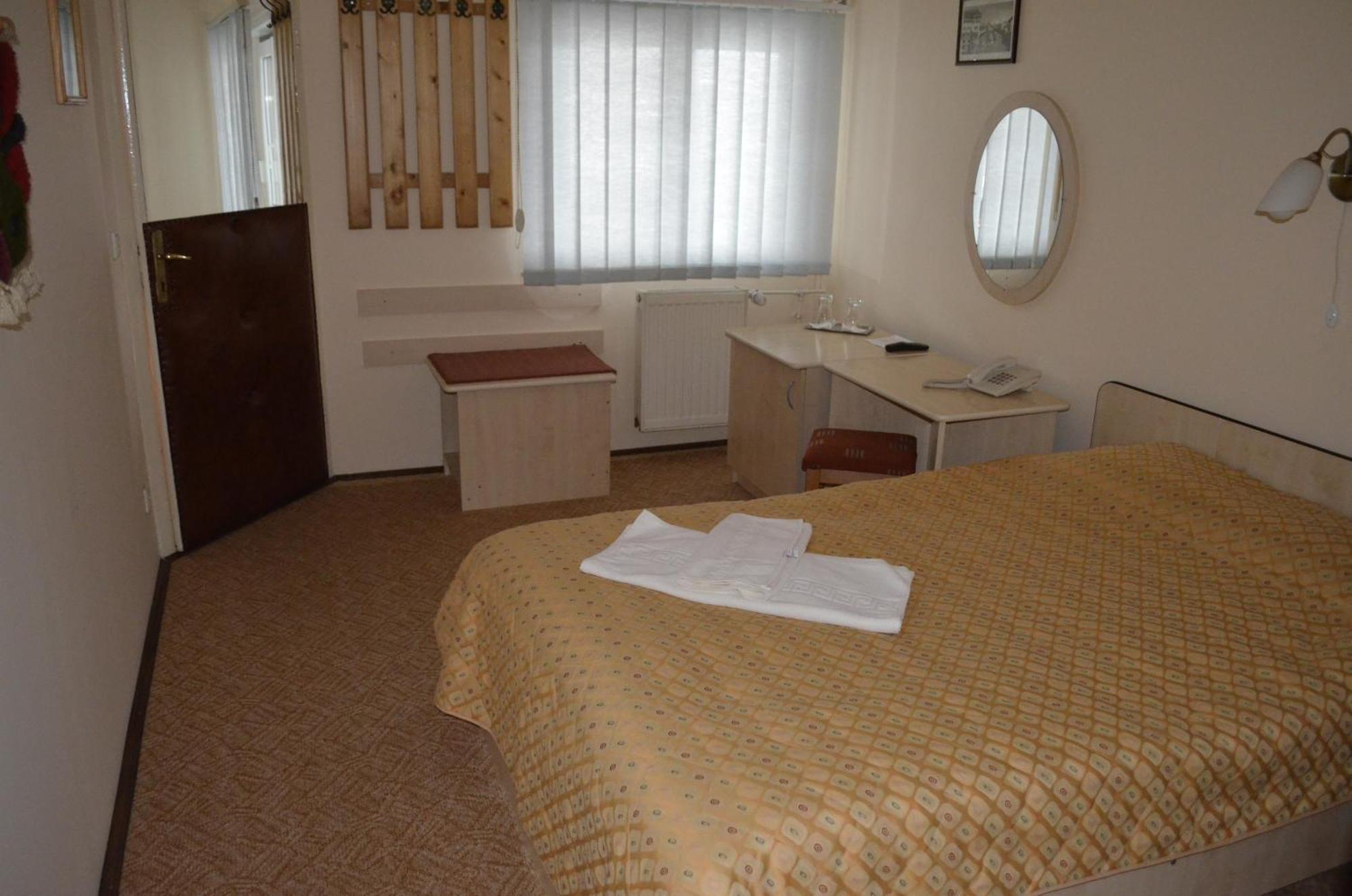 Pension Tip-Top Târgu-Mureş Kamer foto