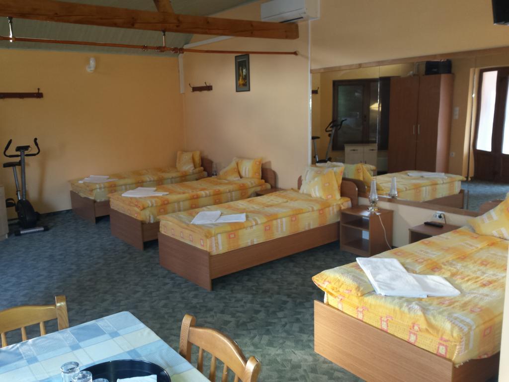 Pension Tip-Top Târgu-Mureş Kamer foto